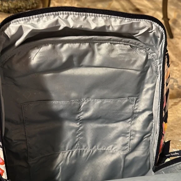 Essential Large Backpack - Click on details below - Picture 5 of 10